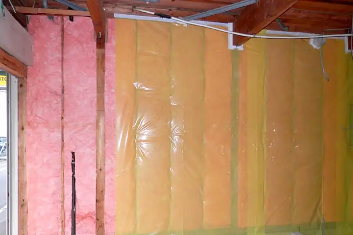 隙間のない断熱材施工